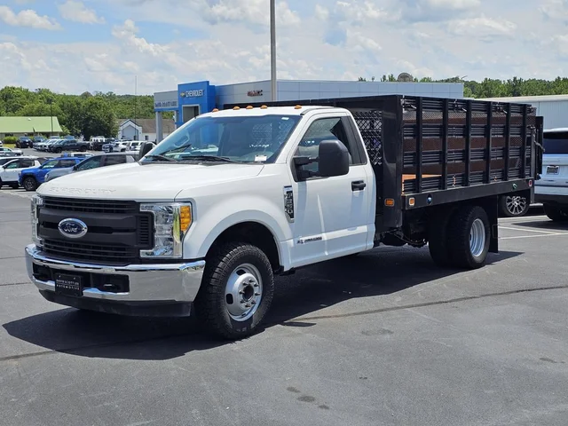 2017 Ford Super Duty F-350 DRW XL