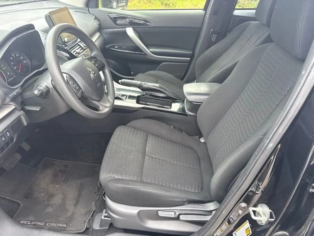 Used 2024  Mitsubishi  image 13