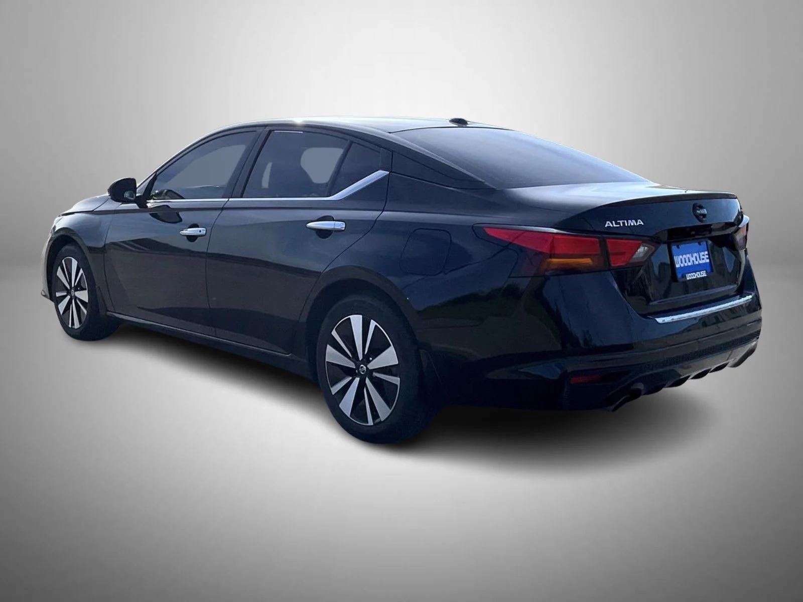 Used 2022 Black Nissan 2.5 SV image 7