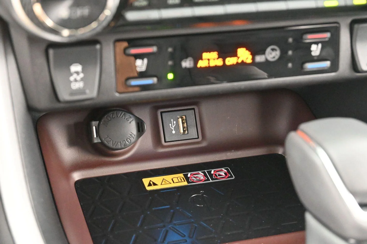 Used 2025 Wind Chill Pearl Toyota Limited image 21
