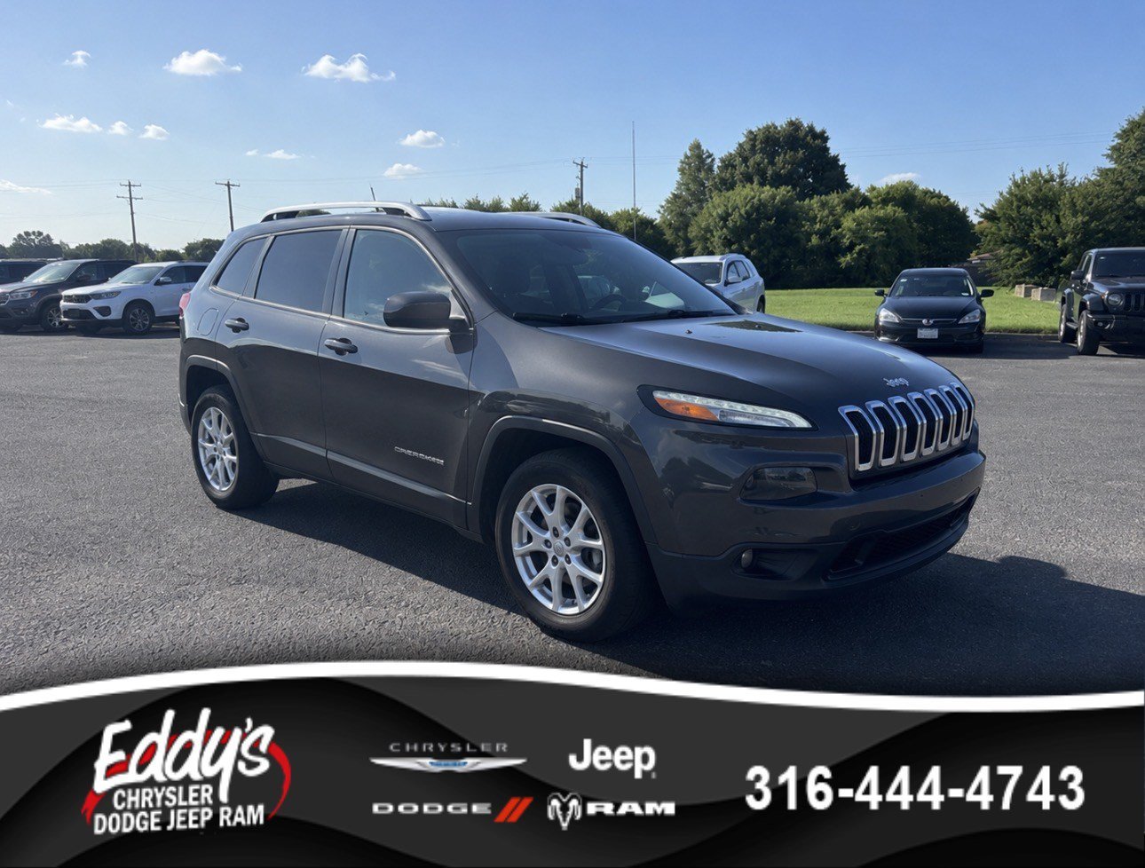 Used 2015 Granite Crystal Metallic Clearcoat Jeep Latitude image 1