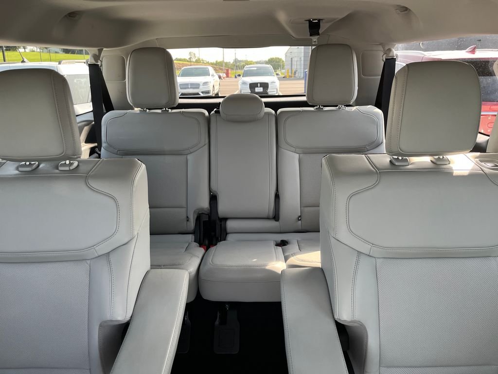Used 2025 Black Ford Platinum image 23