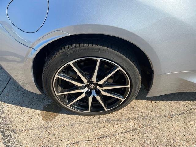 Certified Used 2022 STEEL Toyota  image 13