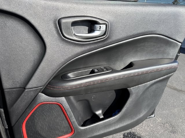 Used 2018 Black Jeep Trailhawk image 24