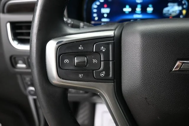 Used 2023 White Chevrolet Z71 image 21