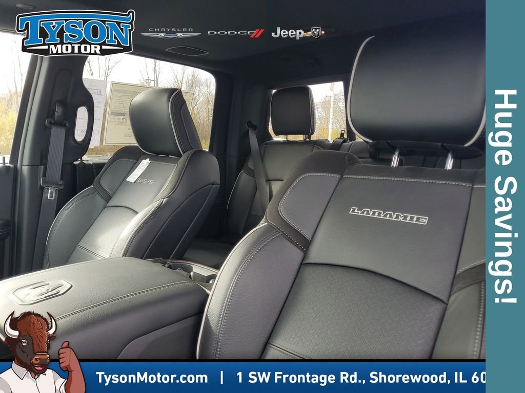 New 2026 Diamond Black Crystal Pearl-Coat Exterior Paint RAM Laramie image 17