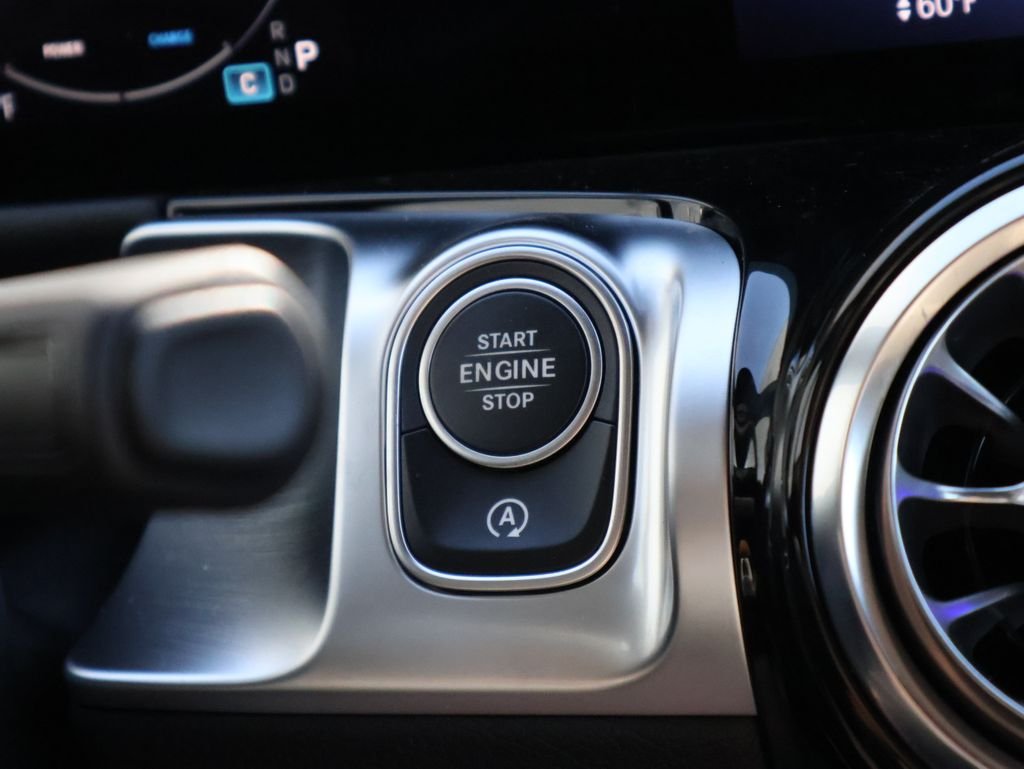 New 2026 Night Black Mercedes-Benz GLB 250 image 29