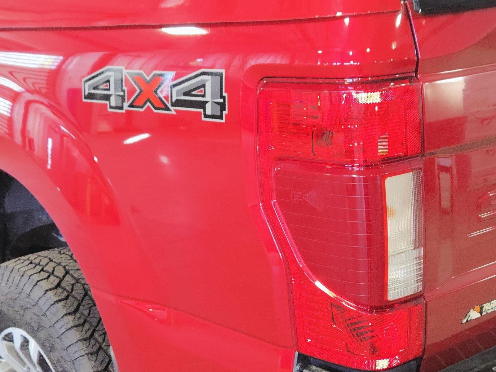 Used 2022 Rapid Red Metallic Tinted Clearcoat Ford LARIAT image 17
