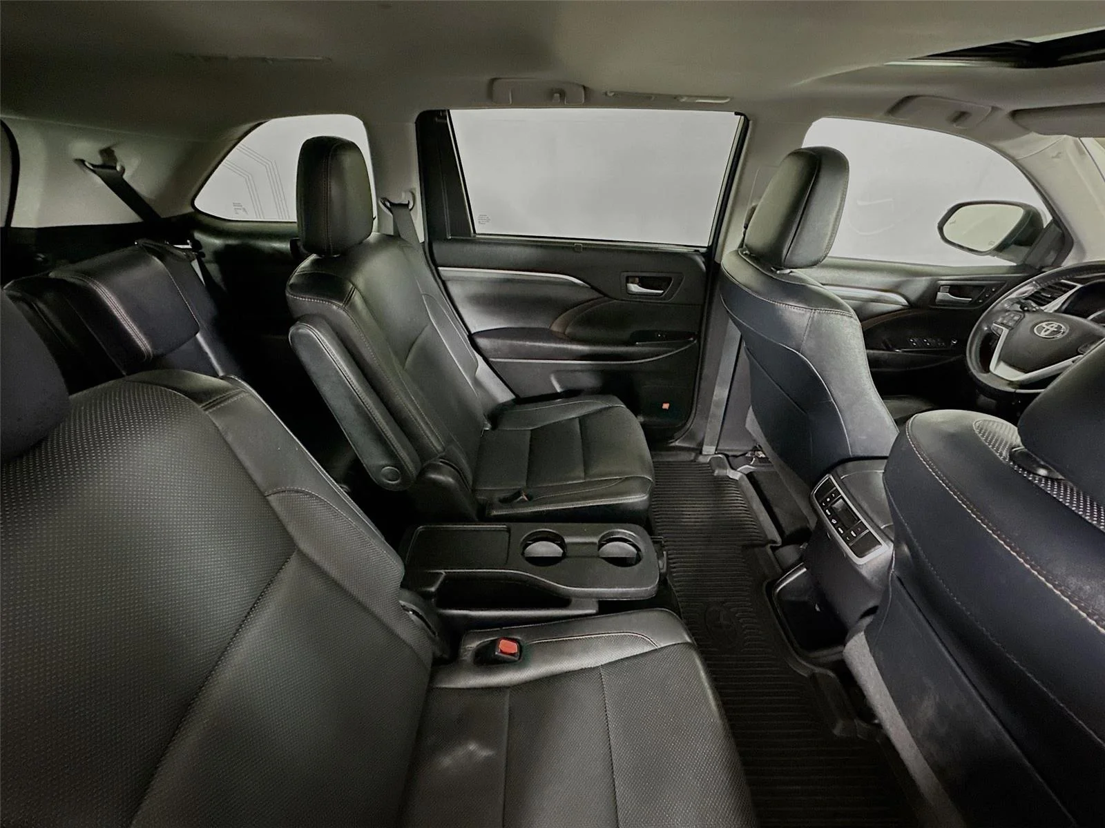 Used 2017 Predawn Gray Mica Toyota Limited image 29