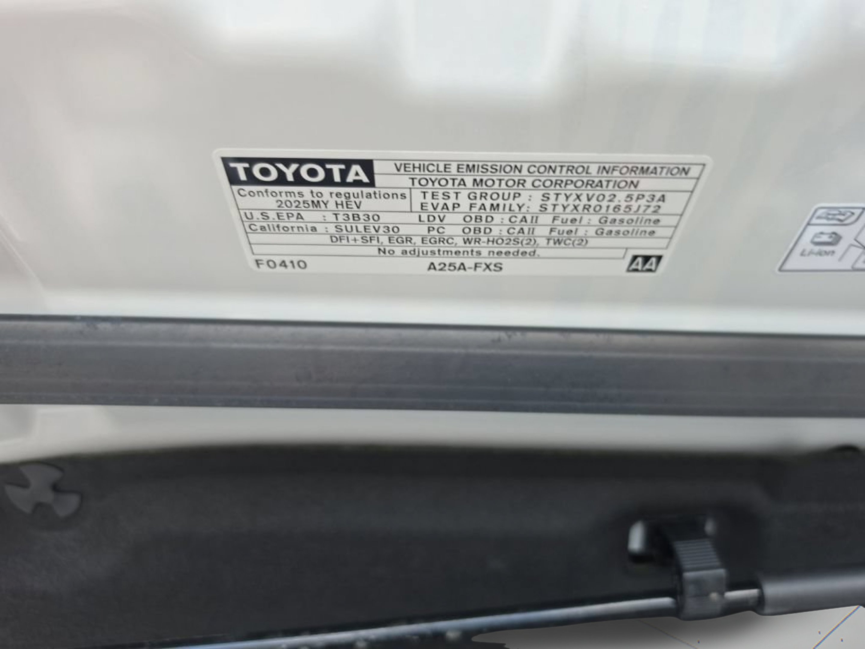Used 2025 Off-white Toyota XSE image 30