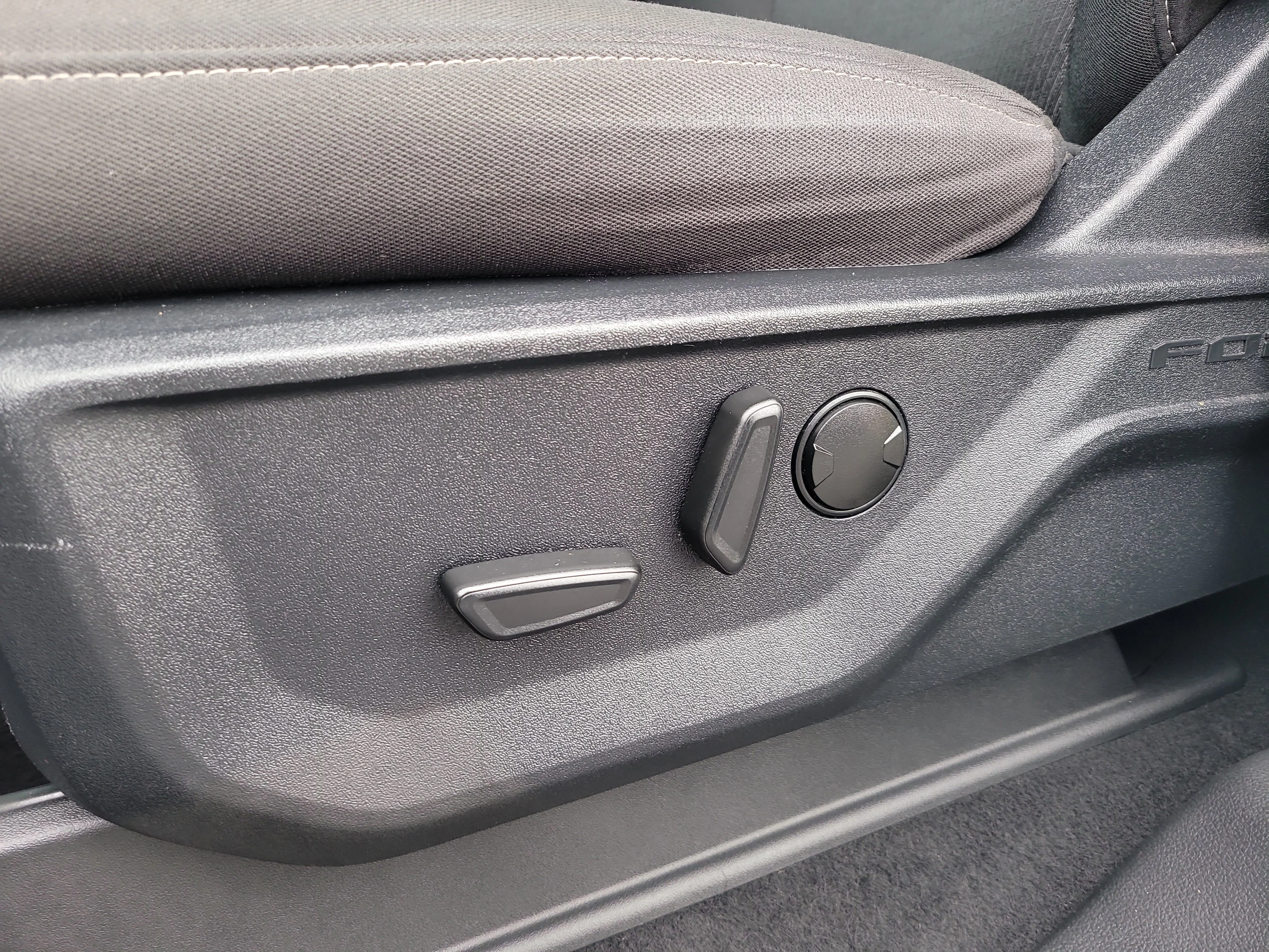 Used 2023 Oxford White Ford XLT image 19