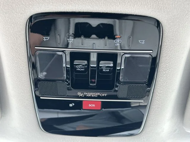 Used 2025 Silver Hyundai Calligraphy image 31