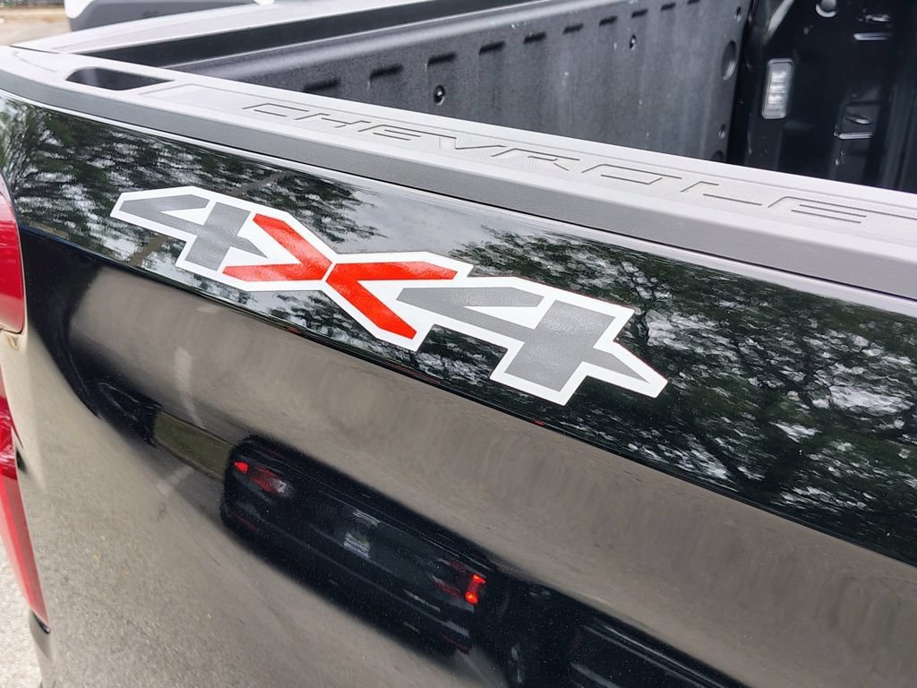 2023 Chevrolet Silverado 1500 LT - Photo 19