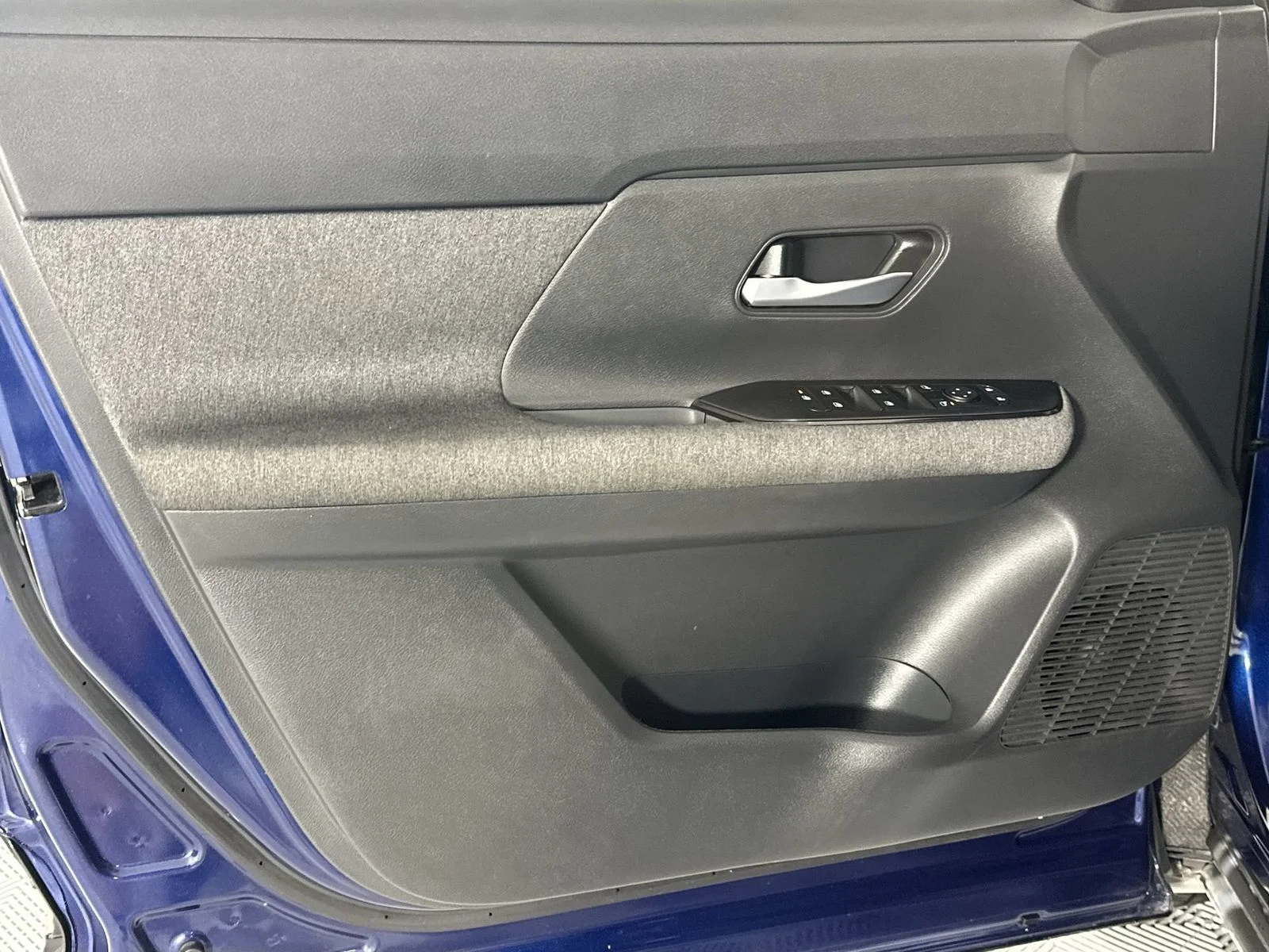 Certified Used 2025 Blue Nissan SV image 29