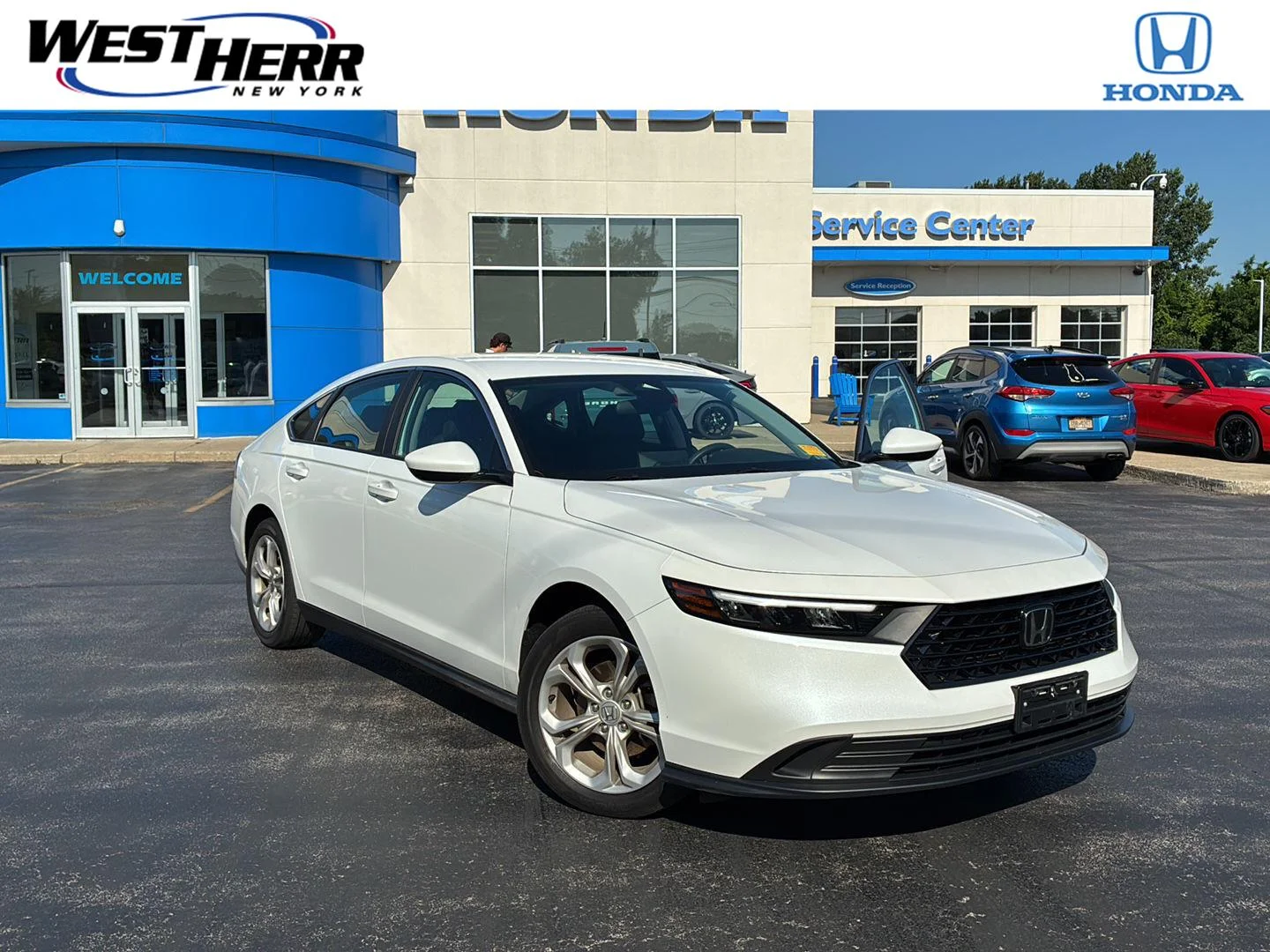 Used 2023 Platinum White Pearl Honda LX image 1
