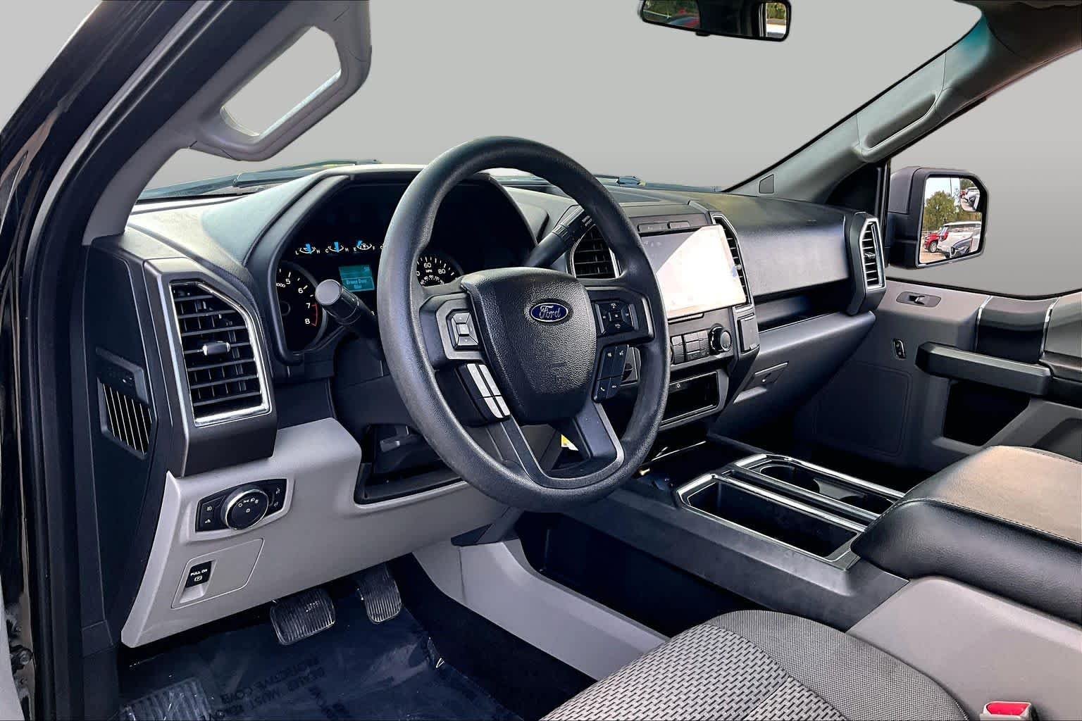 Used 2016 Shadow Black Ford XLT image 18