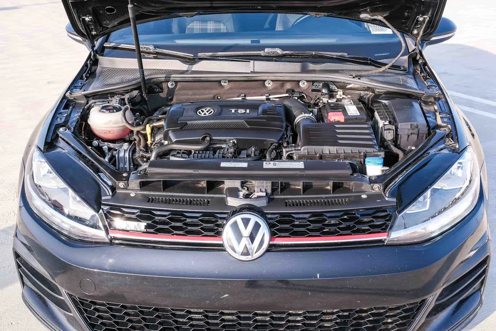 Used 2018 Deep Black Pearl Metallic Volkswagen S image 26