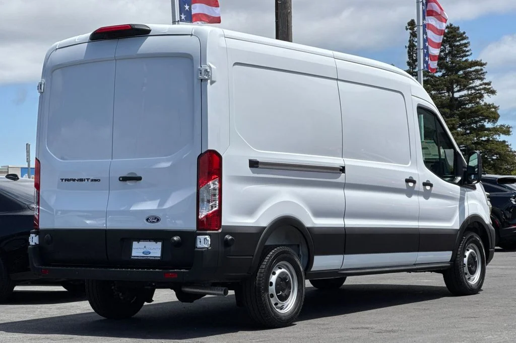New 2026 Oxford White Ford Cargo Van image 4