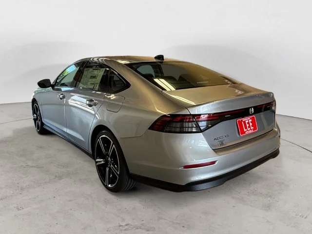 New 2026 Silver Honda SE image 3