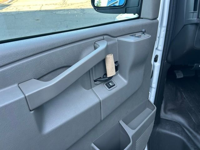 2025 Chevrolet Express Cargo Work Van - Photo 18