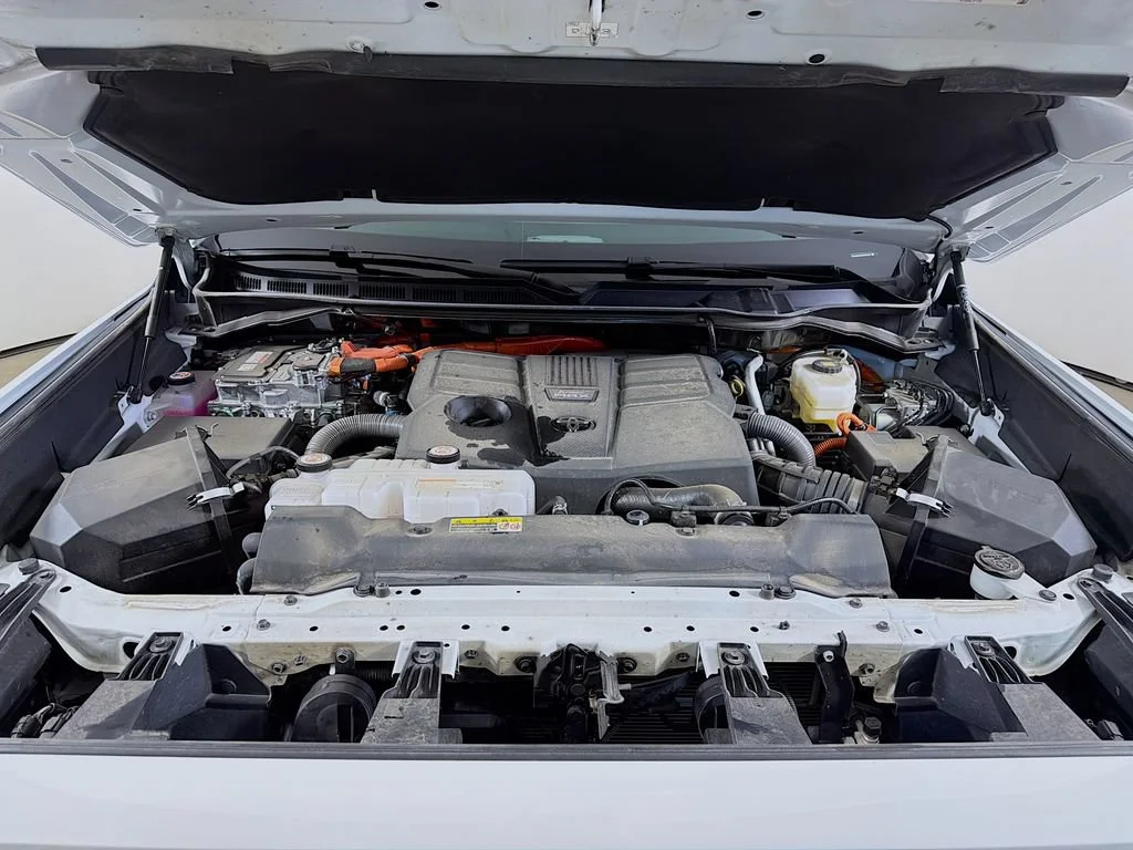 Used 2025 Ice Cap Toyota SR5 image 28