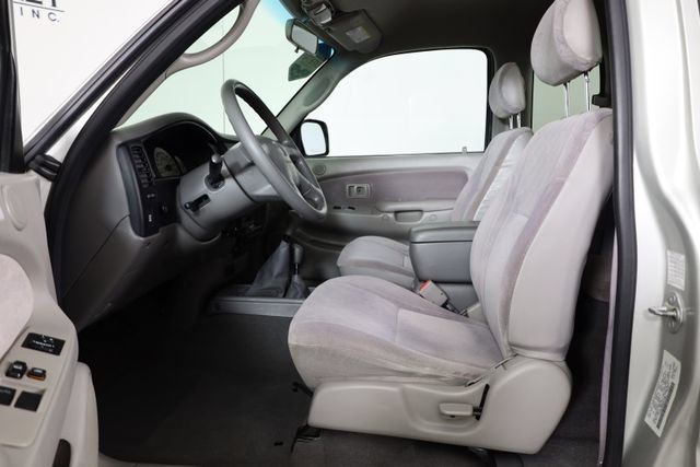 Used 2002 Silver Toyota  image 30