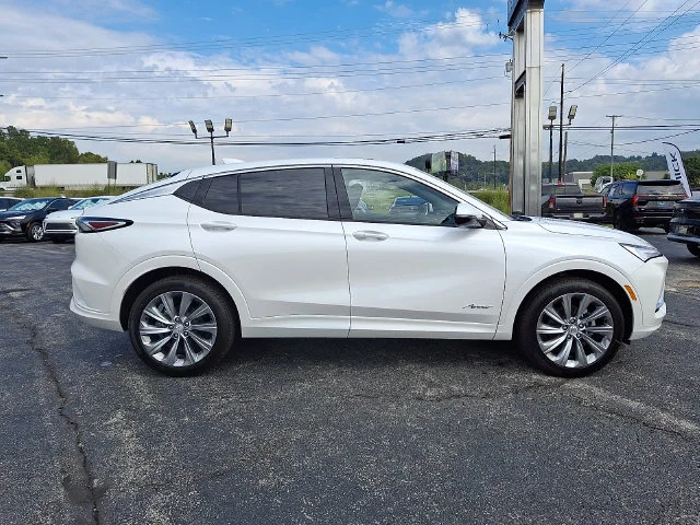 New 2026 WHITE FROST TRICOAT Buick Avenir image 7