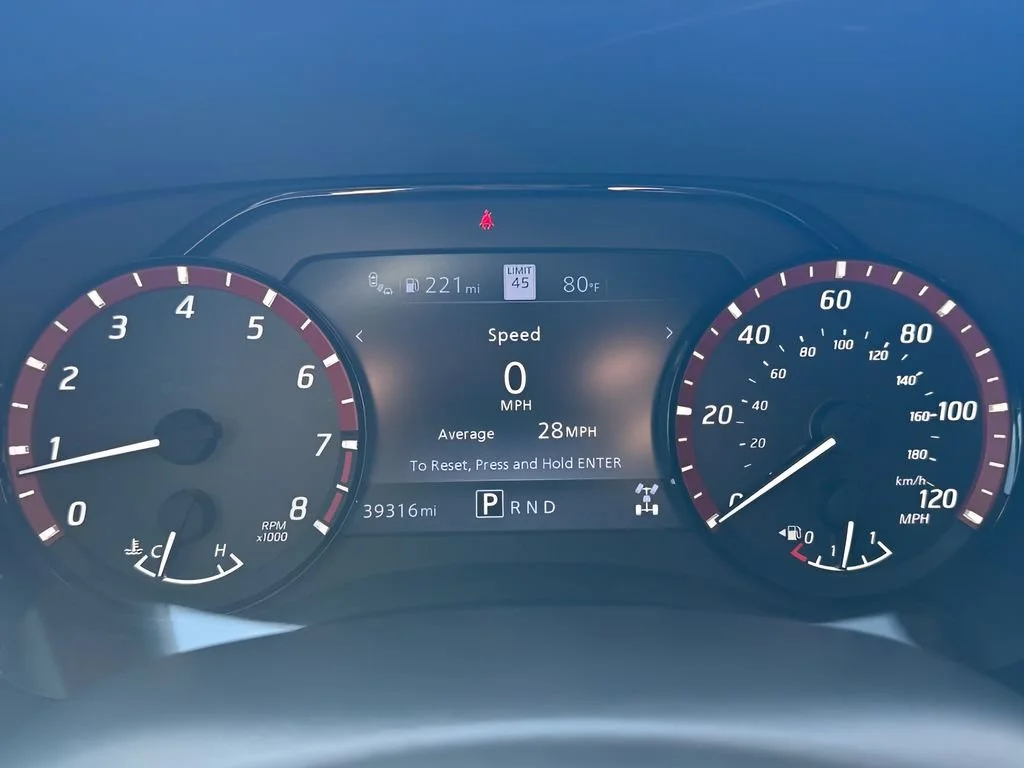 Used 2023  Nissan PRO-4X image 20