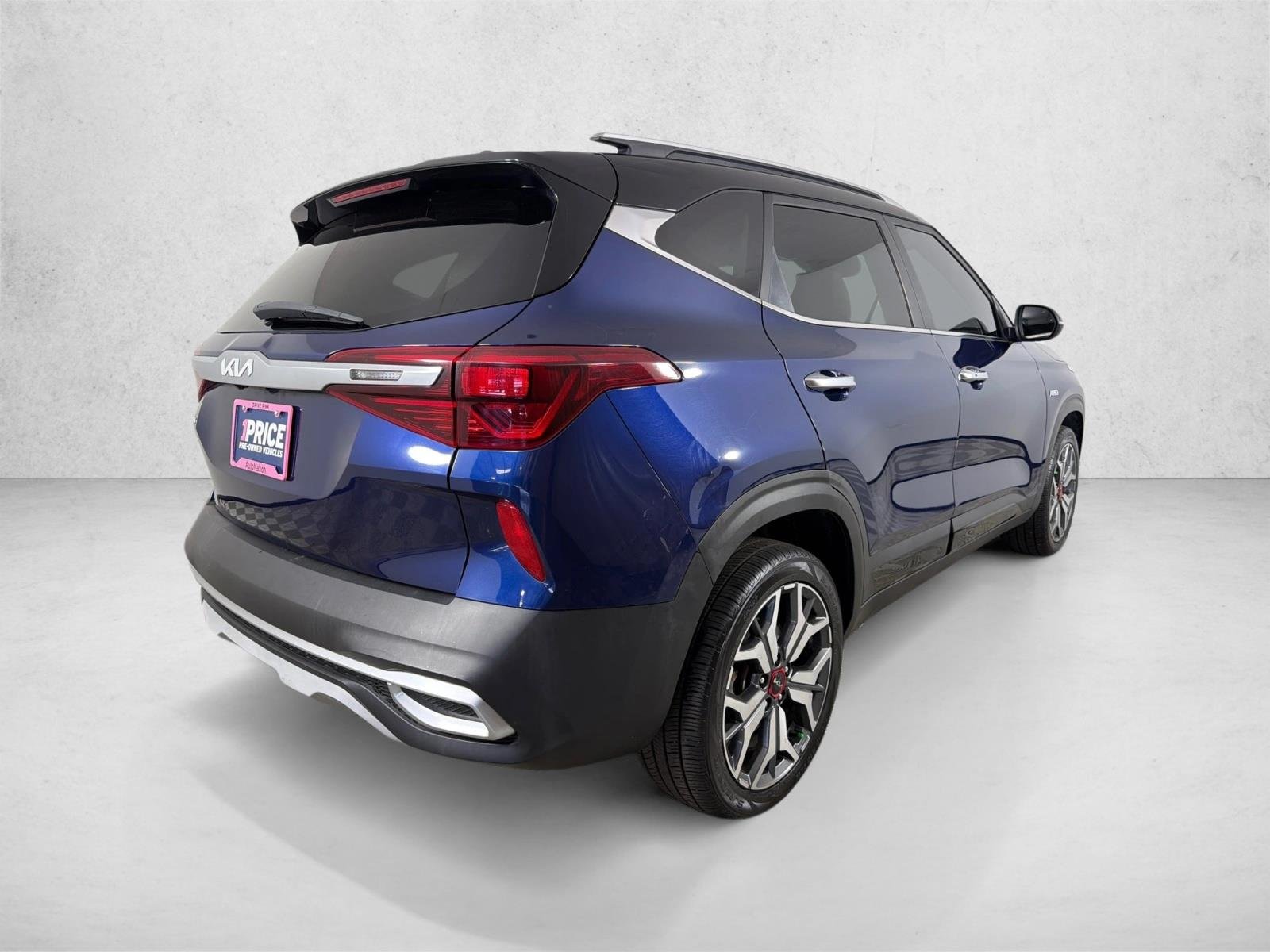 Used 2022 Dark Ocean Blue/Black Roof Kia SX image 4
