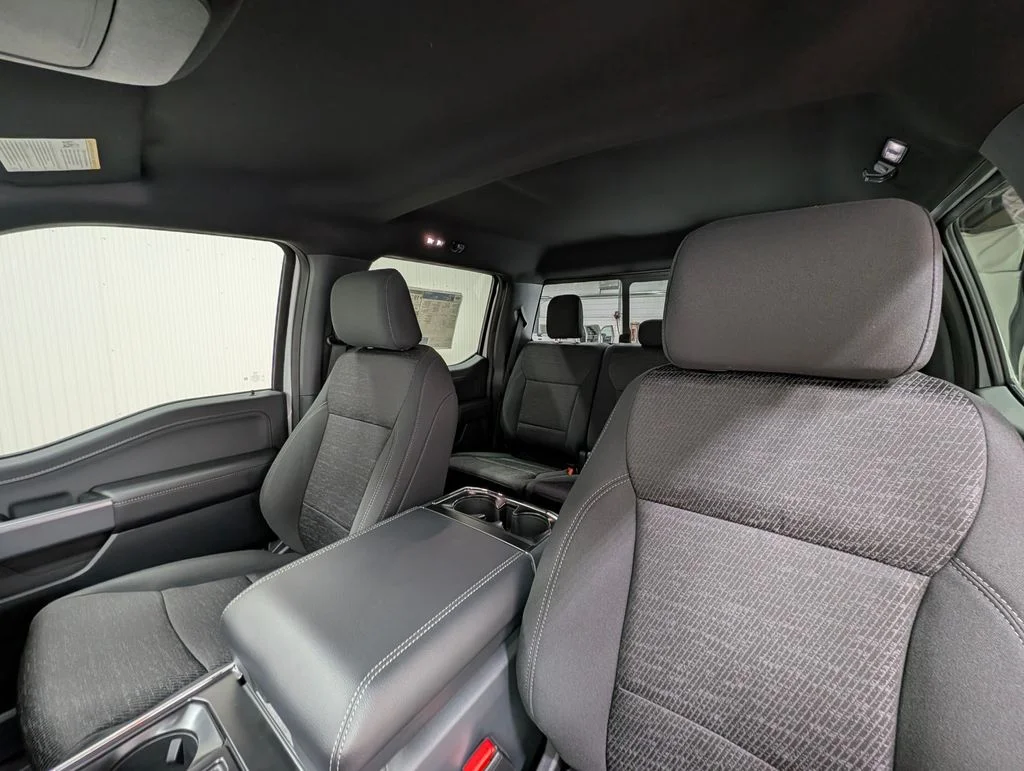 New 2026 Oxford White Ford XLT image 16