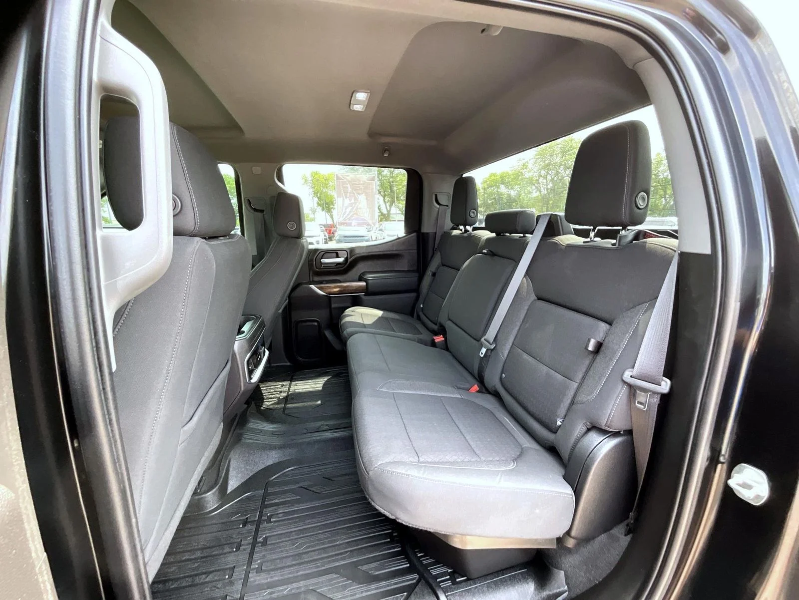 Used 2021 Black GMC Elevation image 20