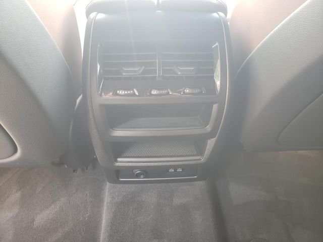 Used 2024 Gray Metallic BMW xDrive40i image 15