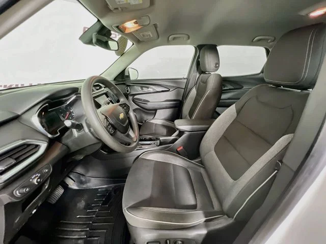 Used 2022 White Chevrolet LT image 10