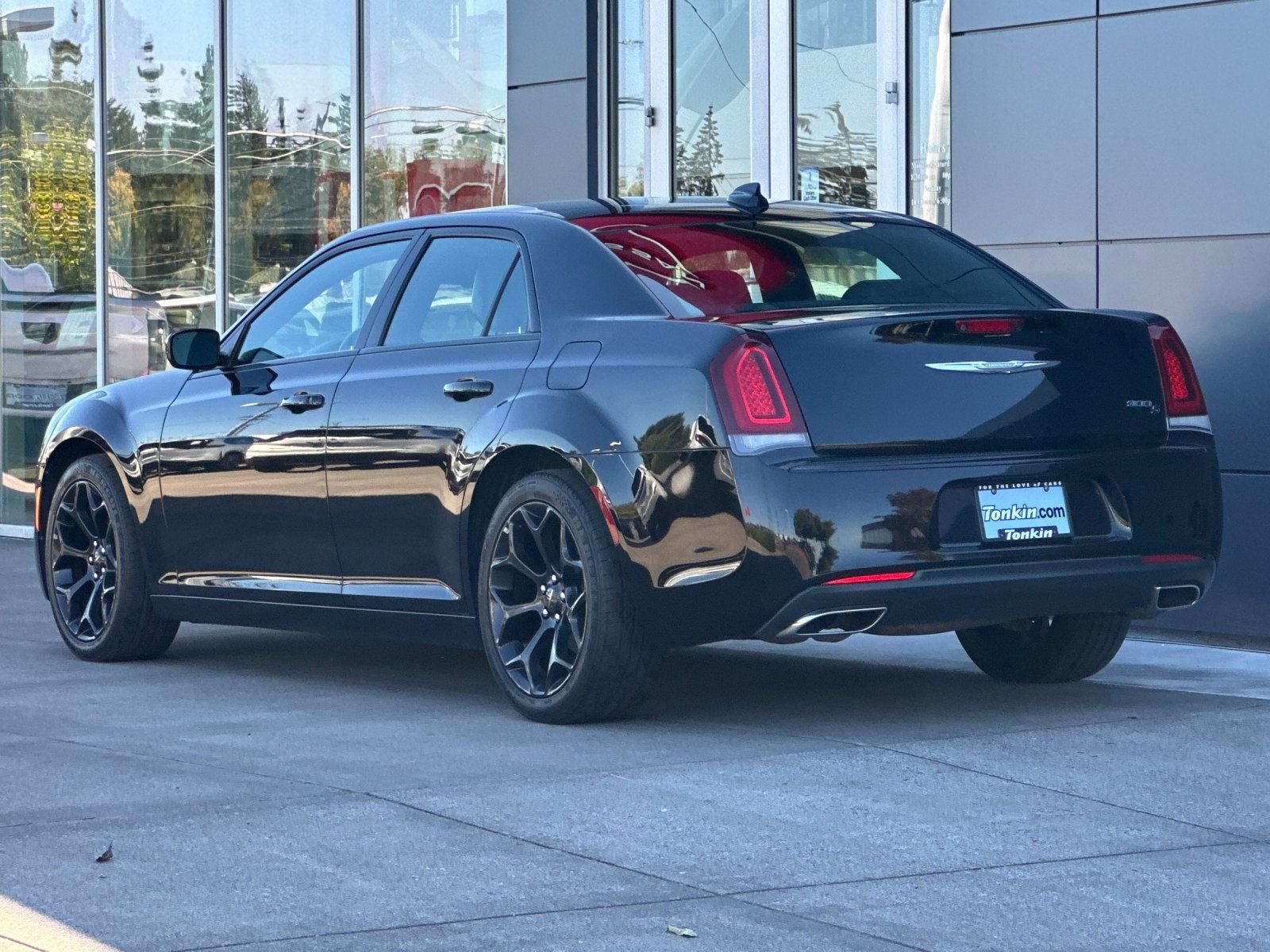 Used 2019 Gloss Black Chrysler S image 5