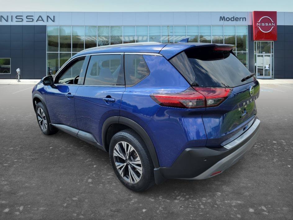 Used 2021 Caspian Blue Metallic Nissan SV image 7
