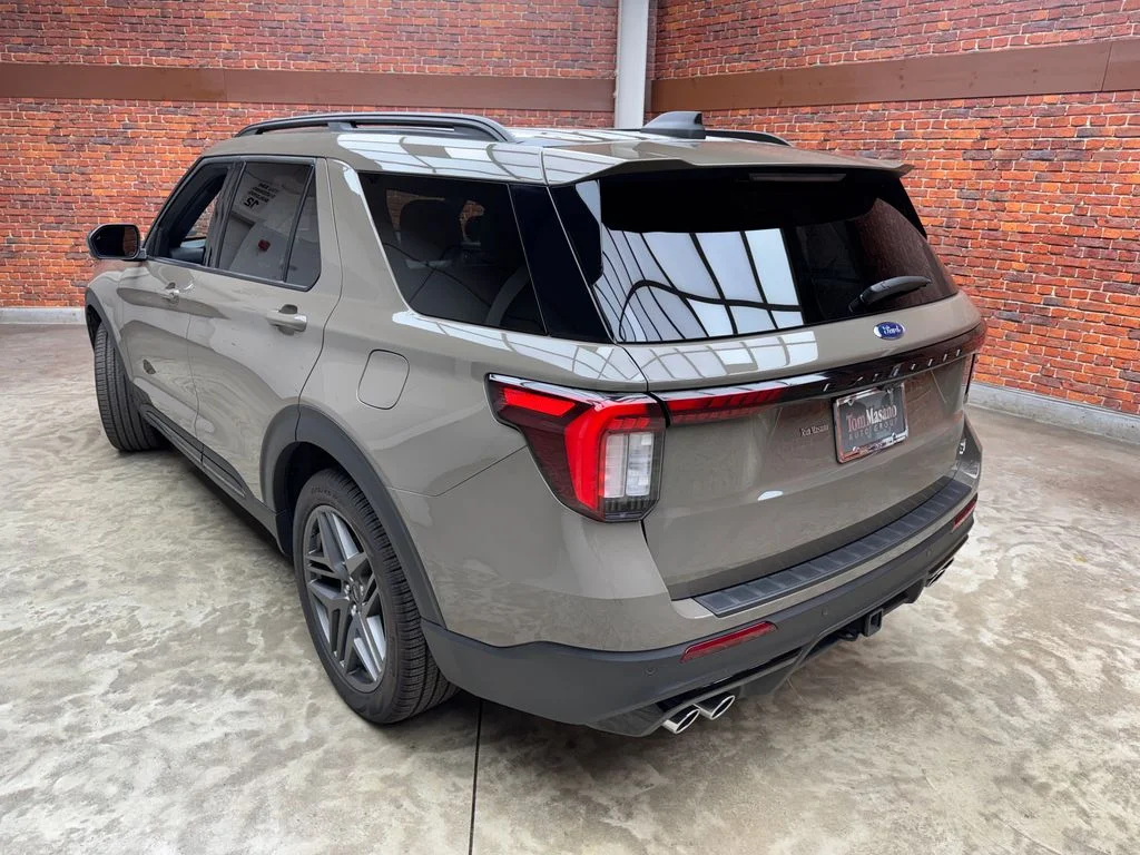 New 2026 Marsh Gray Ford ST image 2