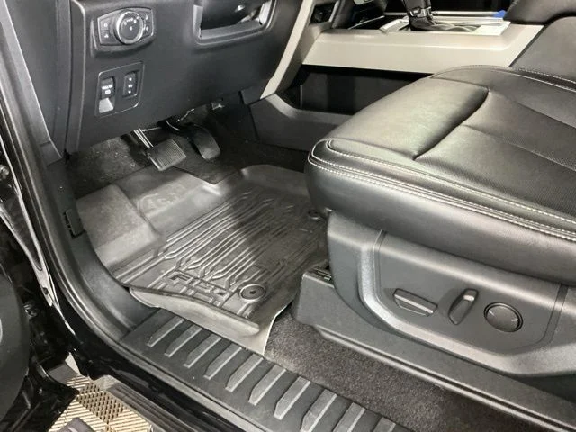 Used 2019 Agate Black Metallic Ford Lariat image 17