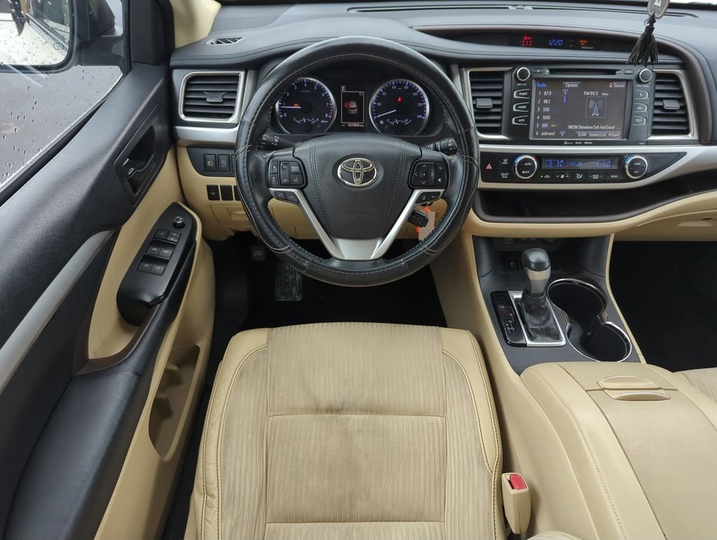Used 2017 White Toyota LE Plus image 14