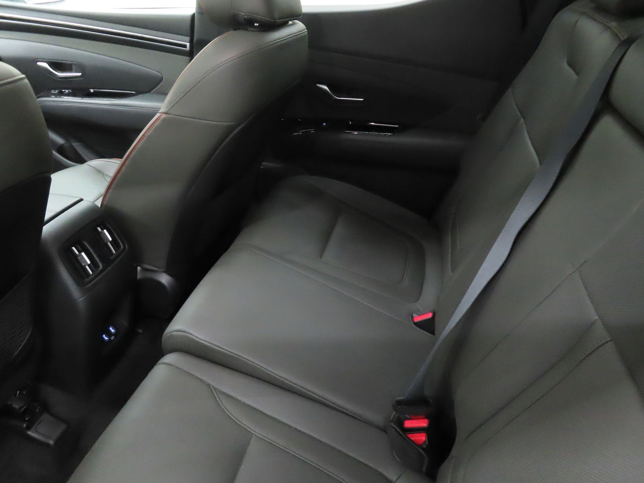 Used 2022 White Hyundai Limited image 24