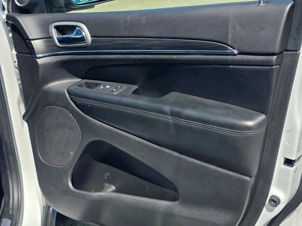 Certified Used 2020 White Jeep Limited image 24