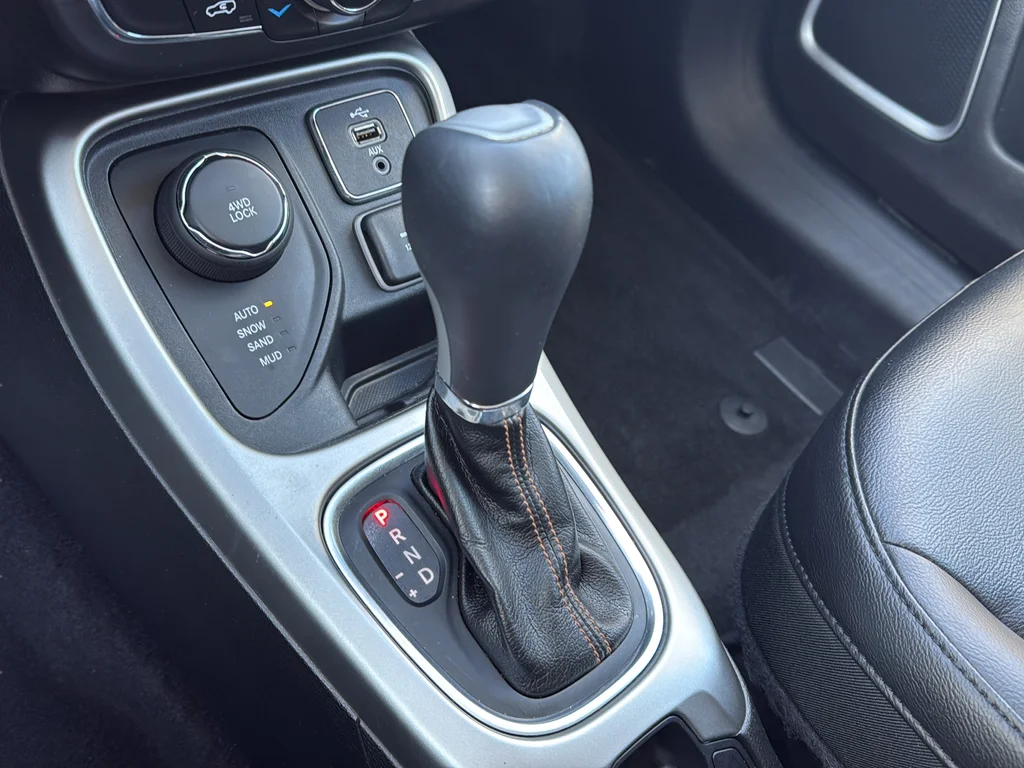 Used 2018 Gray Jeep Latitude image 25