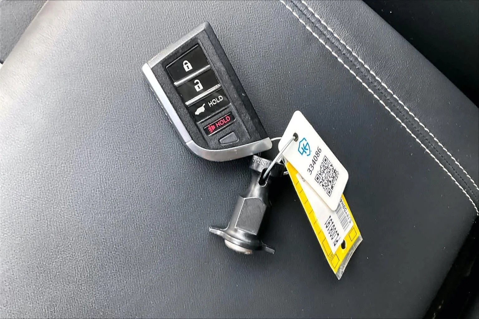 Used 2023 Liquid Carbon Metallic Acura w/Technology Package image 15