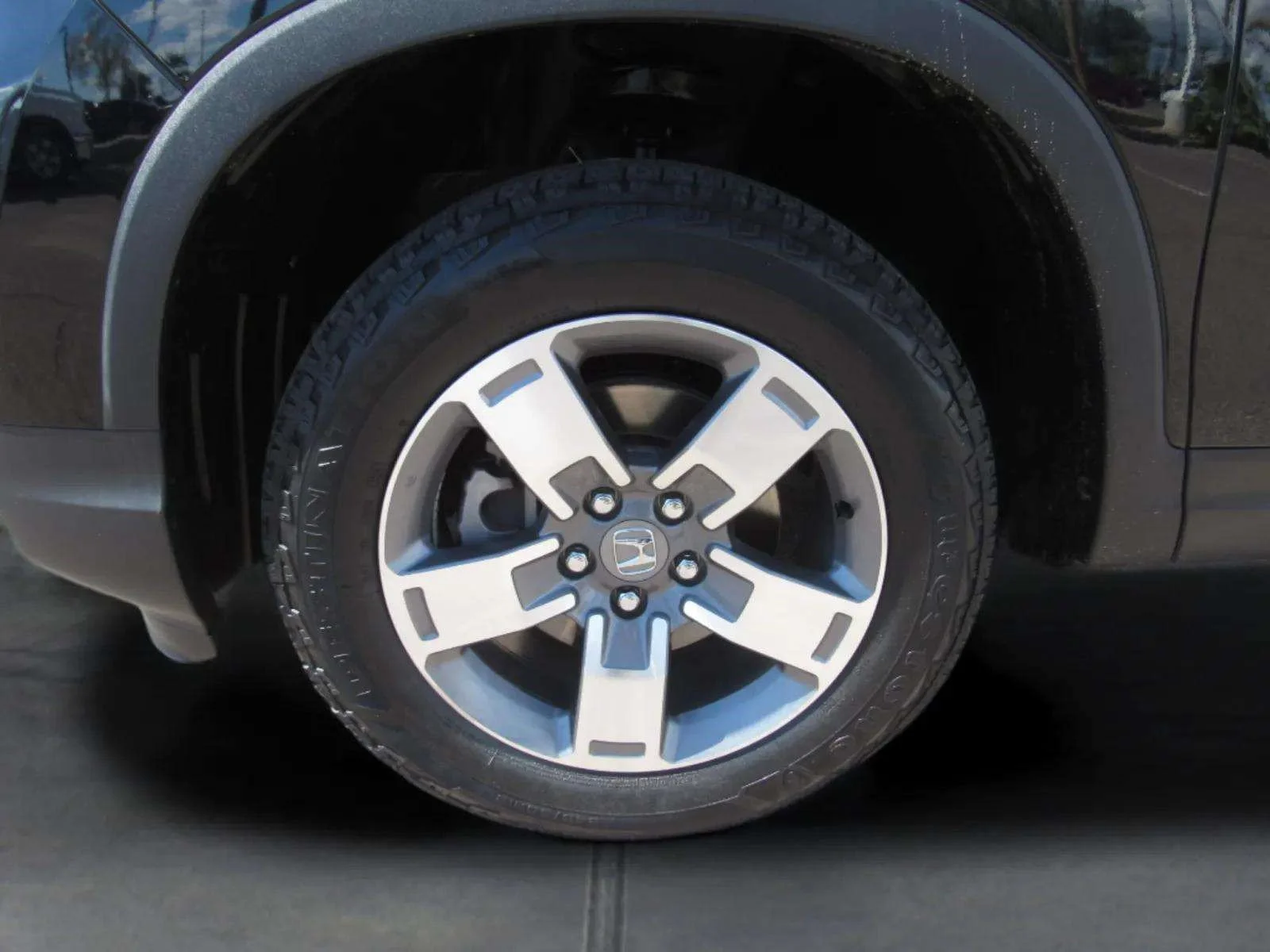 Certified Used 2024 Crystal Black Pearl Honda AWD RTL image 33
