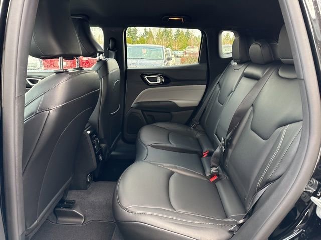 New 2026 Diamond Black Crystal Pearlcoat Jeep Limited image 10