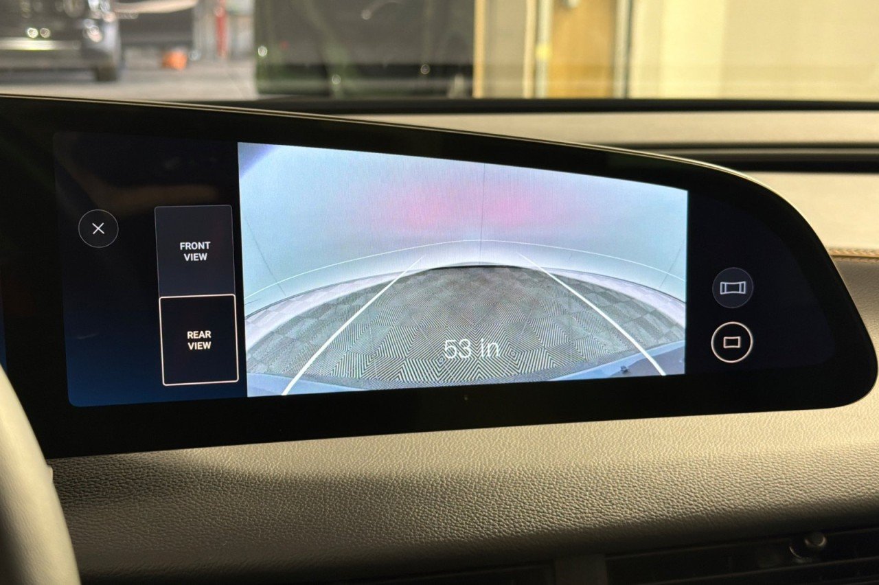 Used 2025 GREY Lucid Touring image 17