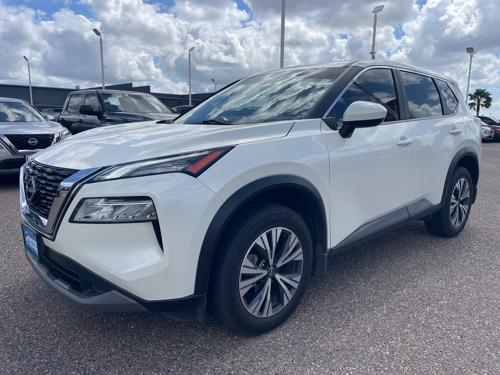 Used 2023 White Nissan SV image 5