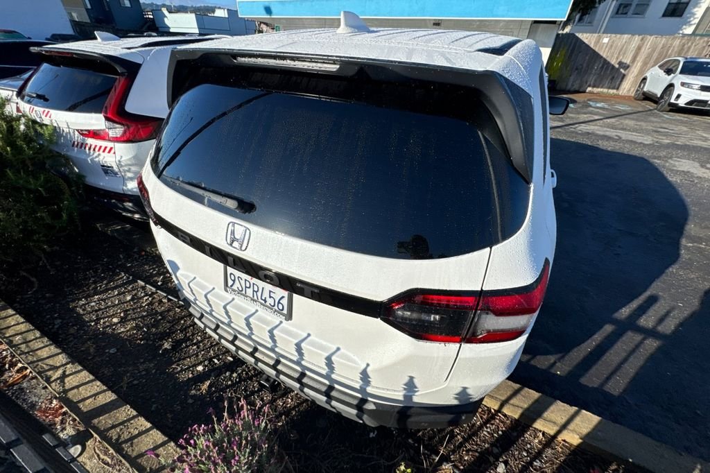 2025 Honda Pilot photo 5