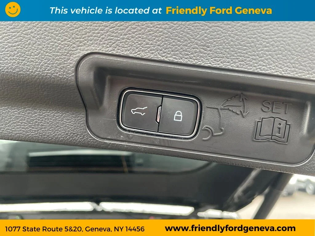 Used 2023 Green Metallic Ford XLT image 11