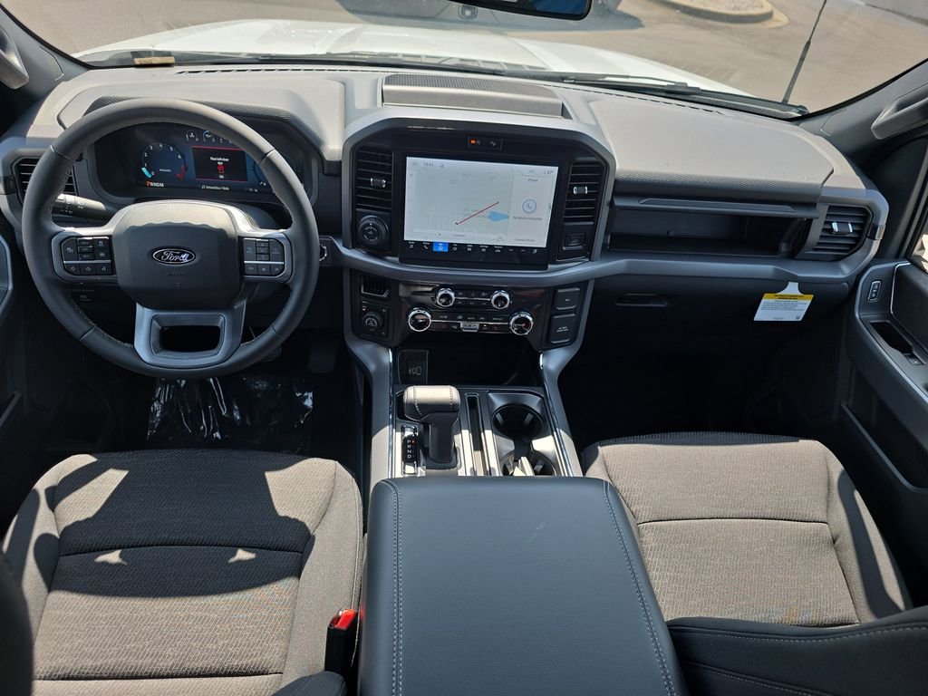 New 2026 Oxford White Ford XLT image 14