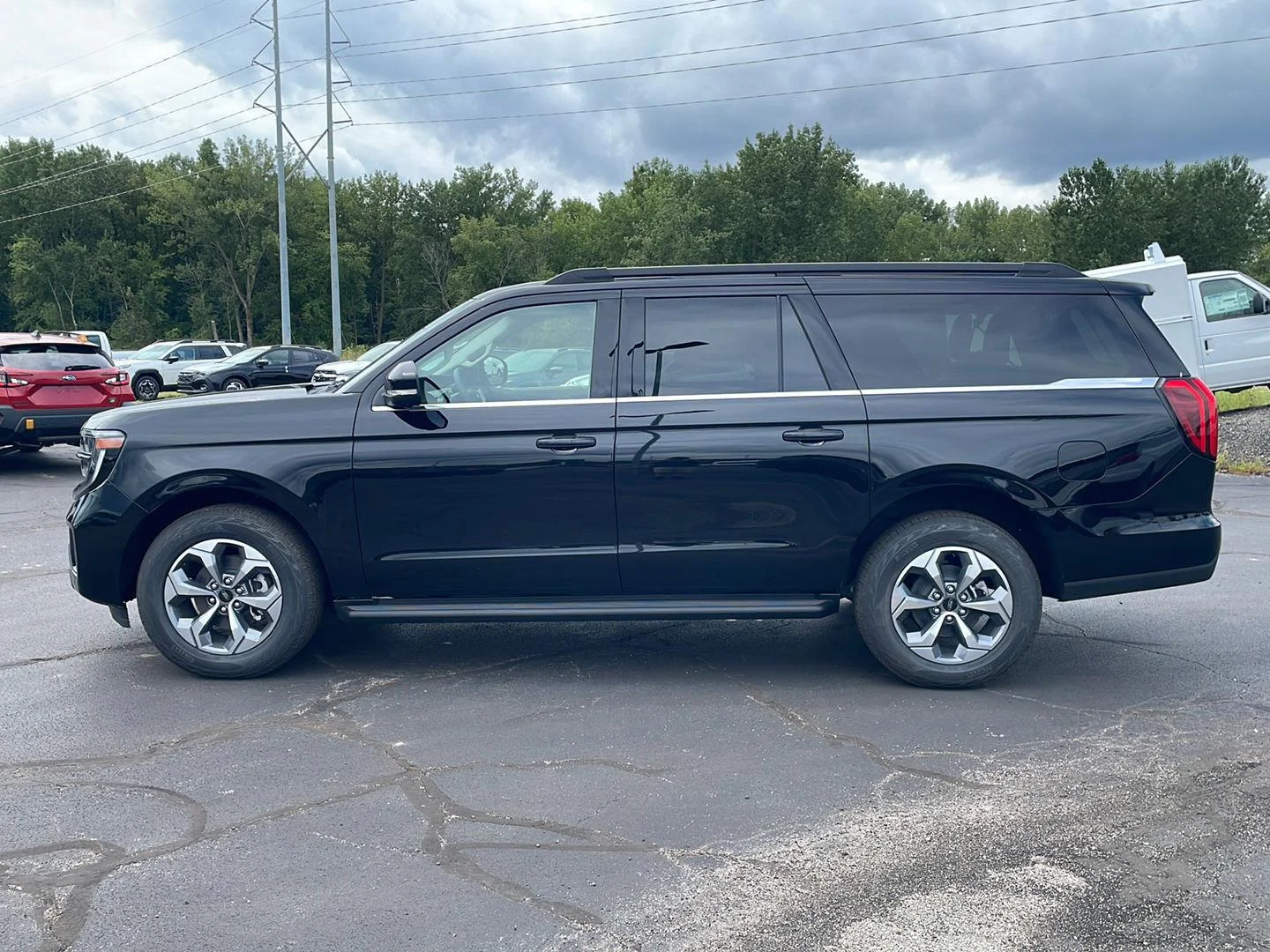 New 2027 Agate Black Metallic Ford Active image 2